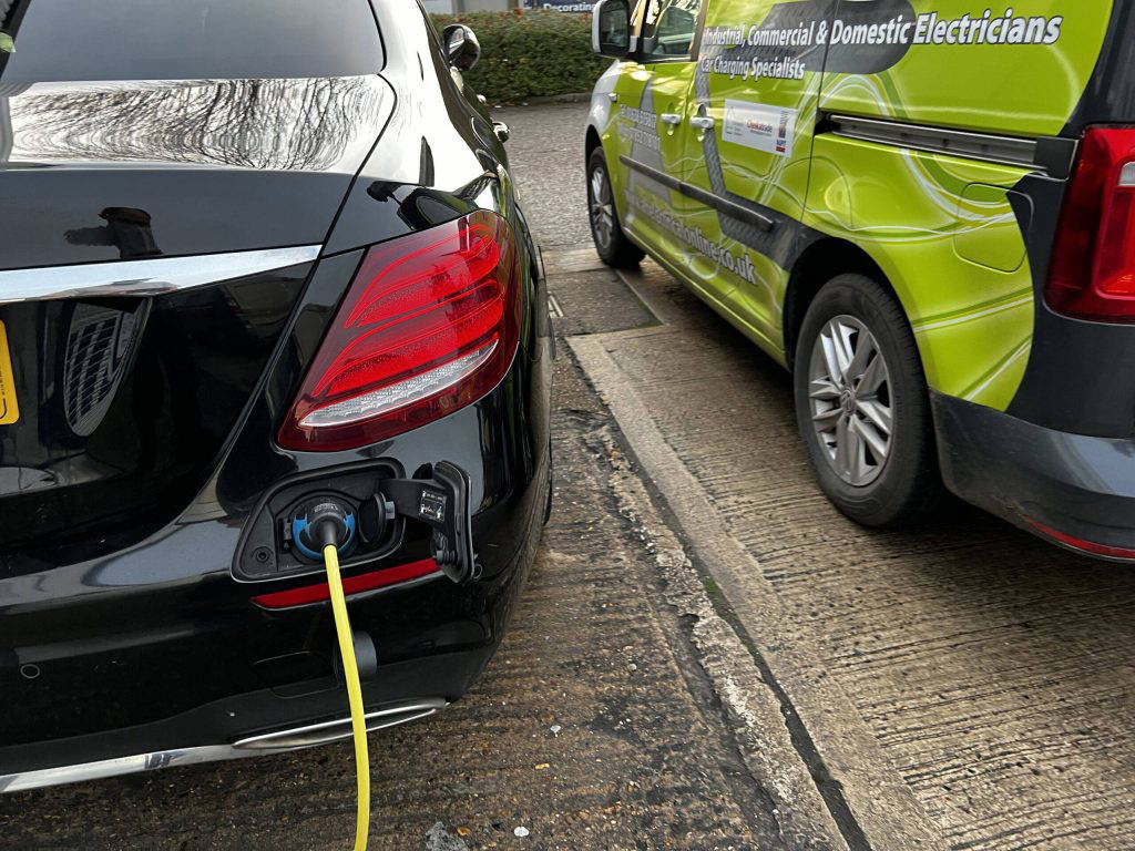 Benefits of Installing a Home Car Charging Point